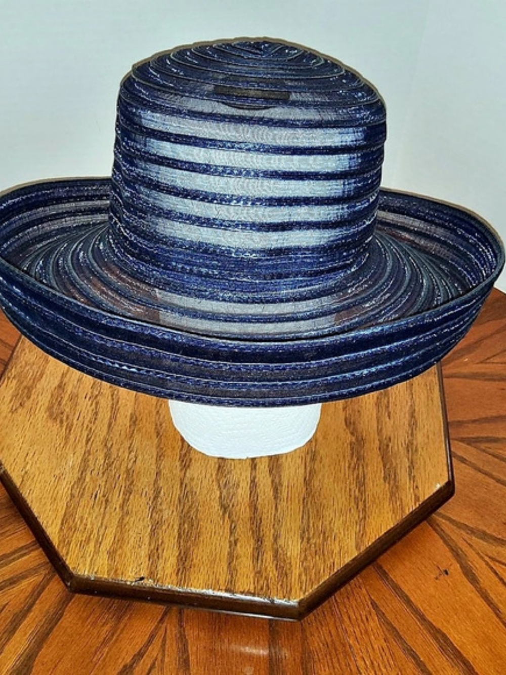 Striped Wide Brim Hat in Blue Like New